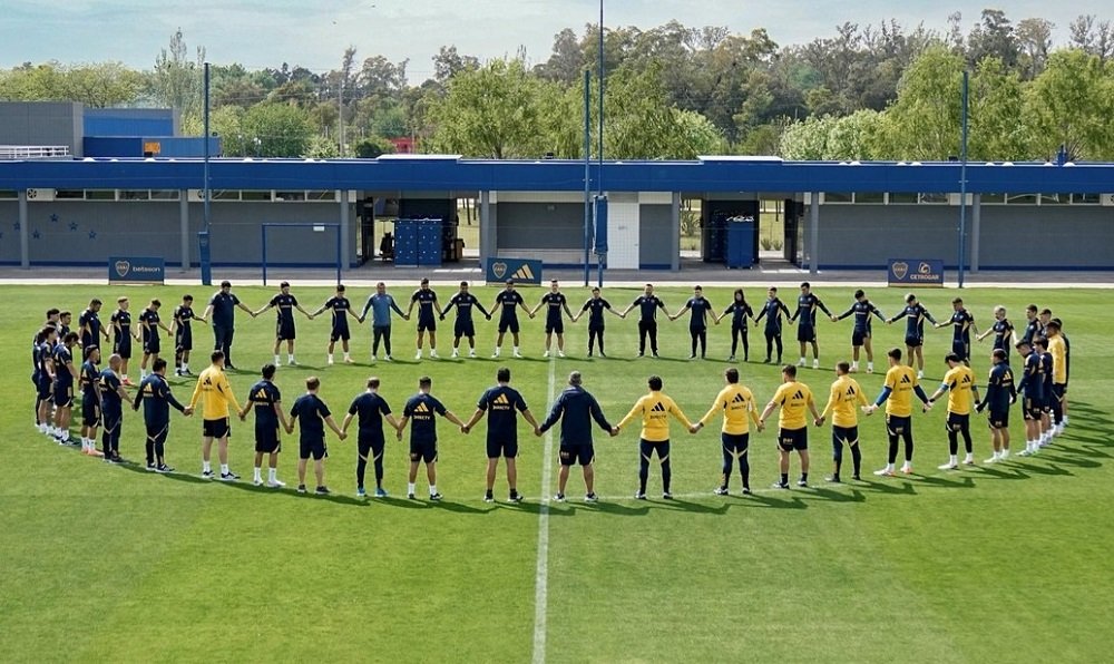 Boca volvió al entrenamiento con un homenaje para Miguel Ángel Russo