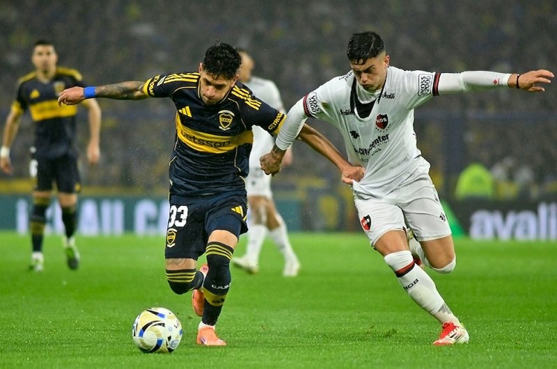 Fiesta, Boca paseo en la Bombonera frente a Newell's y es primero en el Grupo A