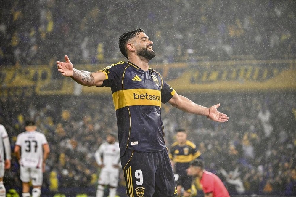 Fiesta, Boca paseo en la Bombonera frente a Newell's y es primero en el Grupo A