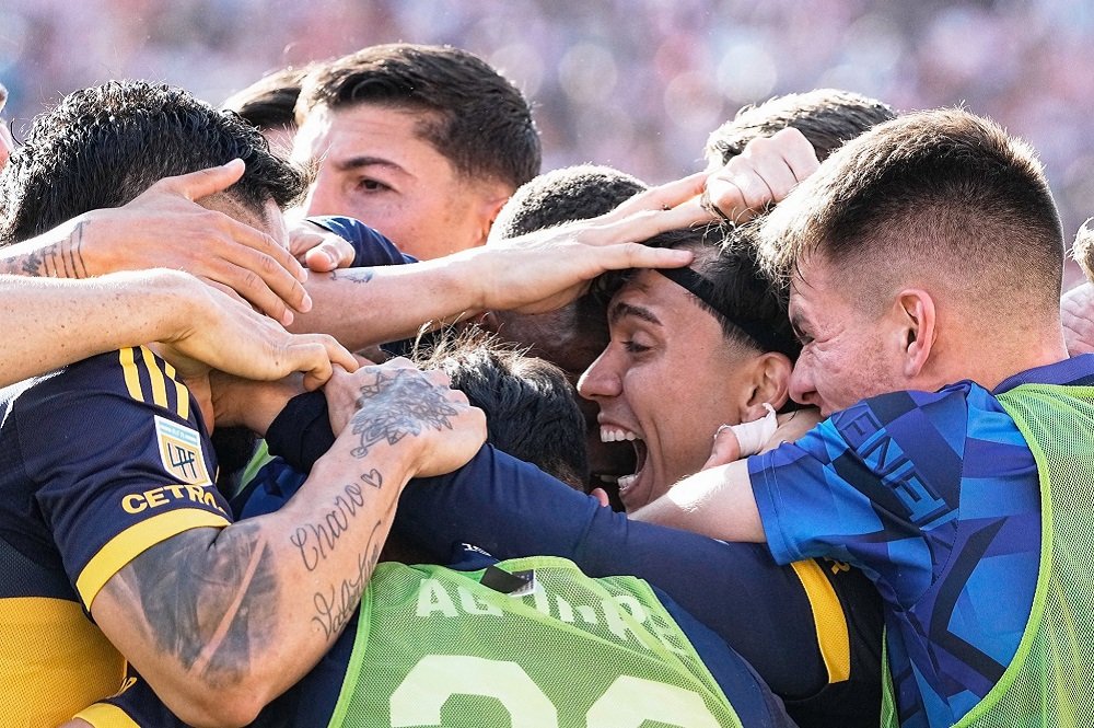 En la ultima, a lo Boca y tres puntos adentro con Estudiantes