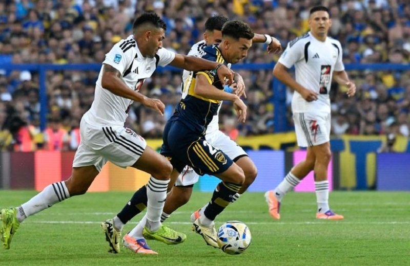 Boca arranco el torneo ante Riestra con mucha lucha y un triunfo