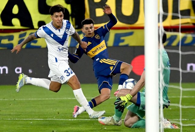 Boca en un gran partido empato con Vélez pero mereció más
